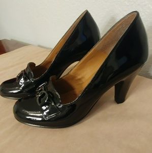 SOFFT patent leather pumps